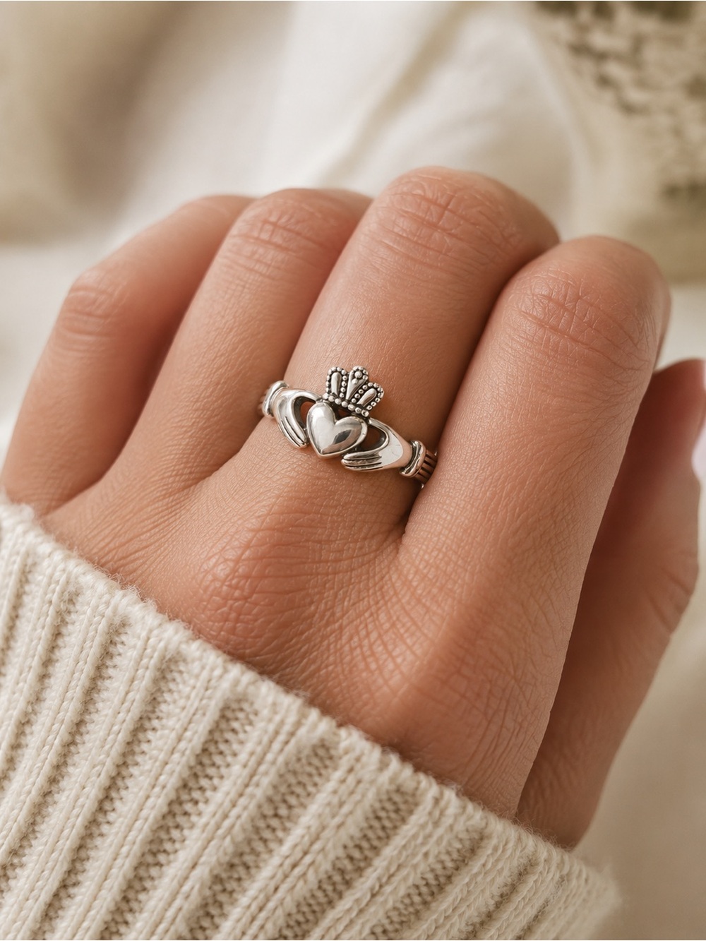 Vintage Sterling Silver Claddagh Ring Made in Ireland Irish Jewelry Tested - Picture 2 of 7